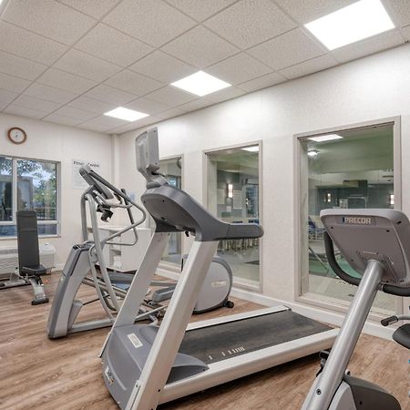 Holiday Inn Express Hotel & Suites Ottawa Airport By Ihg Eksteriør bilde