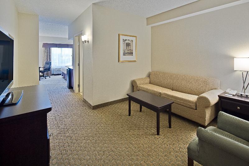 Holiday Inn Express Hotel & Suites Ottawa Airport By Ihg Eksteriør bilde