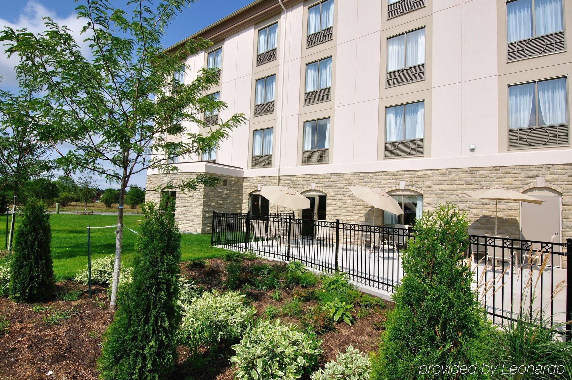 Holiday Inn Express Hotel & Suites Ottawa Airport By Ihg Eksteriør bilde