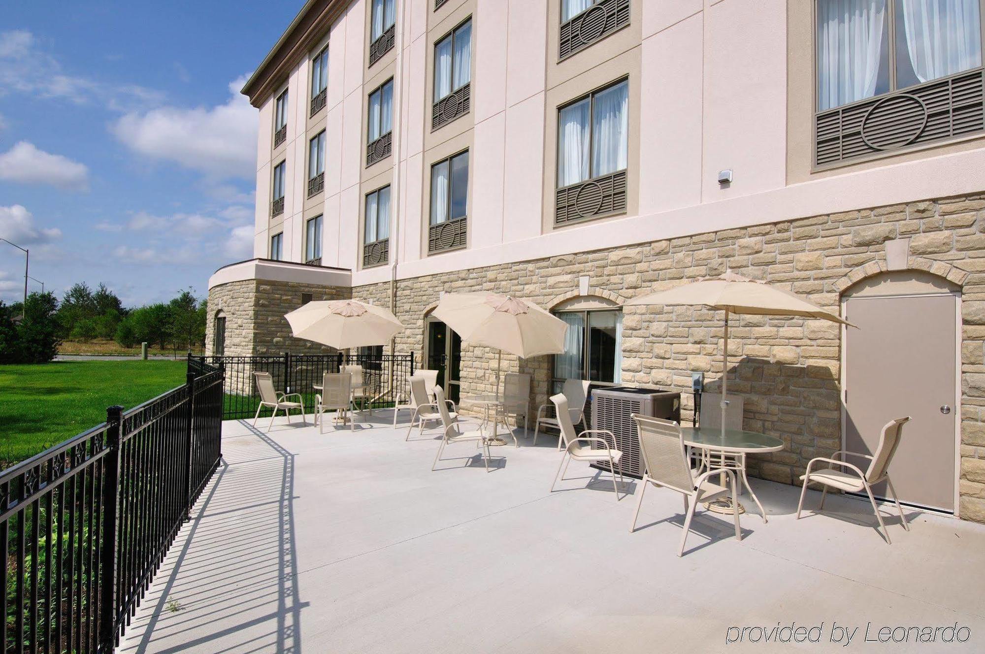 Holiday Inn Express Hotel & Suites Ottawa Airport By Ihg Eksteriør bilde