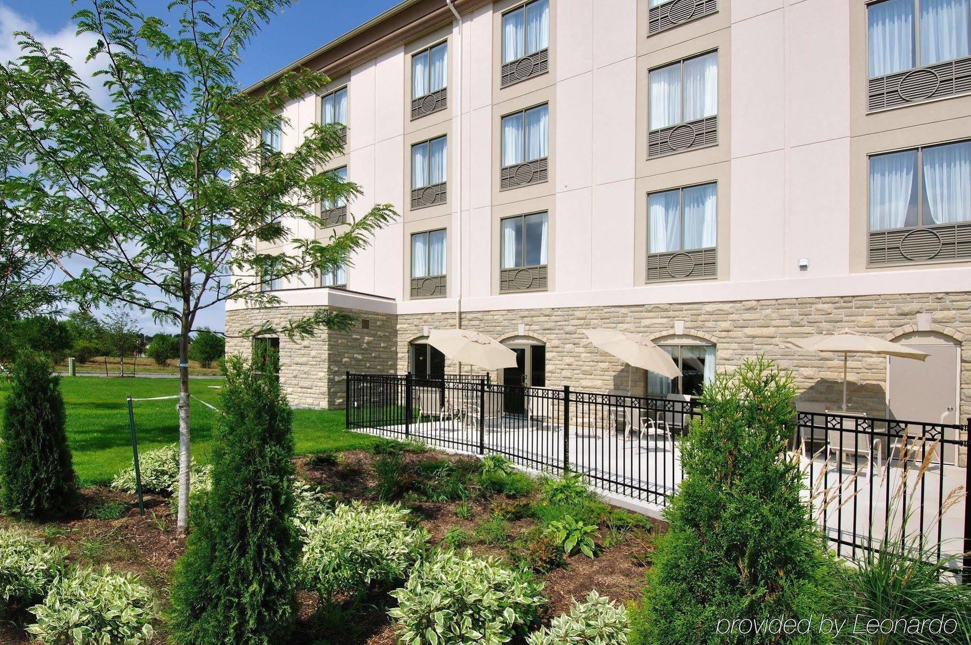 Holiday Inn Express Hotel & Suites Ottawa Airport By Ihg Eksteriør bilde