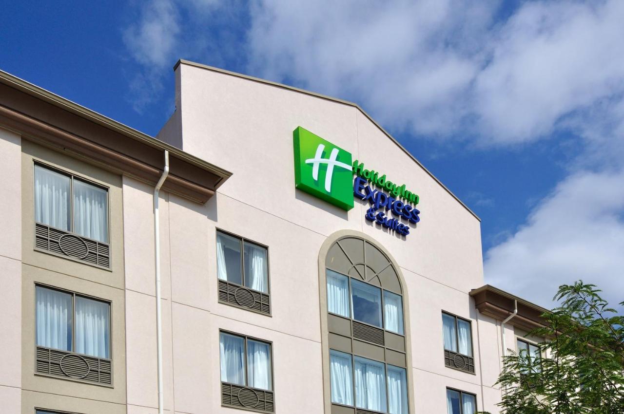 Holiday Inn Express Hotel & Suites Ottawa Airport By Ihg Eksteriør bilde